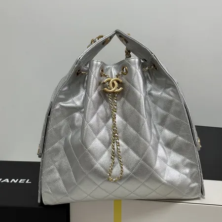 シャネル ハンドバッグ