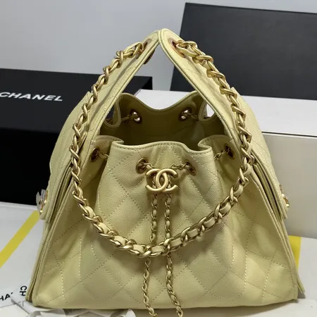 シャネル ハンドバッグ