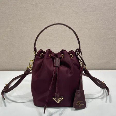 プラダ ハンドバッグ