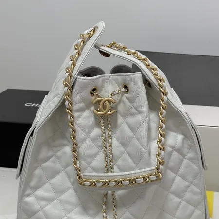 シャネル ハンドバッグ