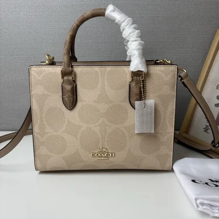 コーチ ハンドバッグ