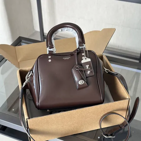 コーチ ハンドバッグ