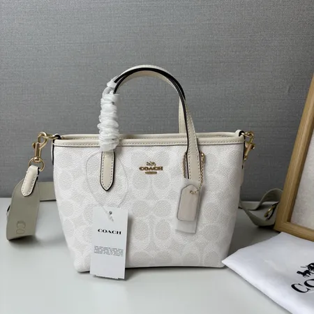 コーチ ハンドバッグ