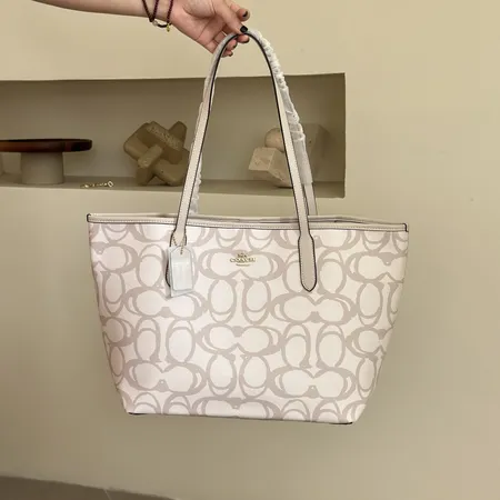 コーチ ハンドバッグ