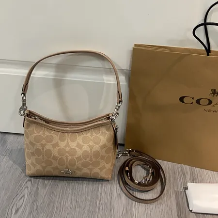 コーチ ハンドバッグ