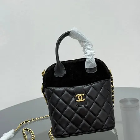 シャネル ハンドバッグ