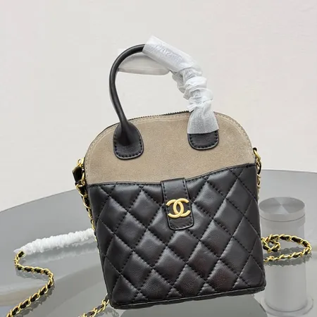 シャネル ハンドバッグ