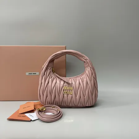 ミュウミュウ ショルダーバッグ