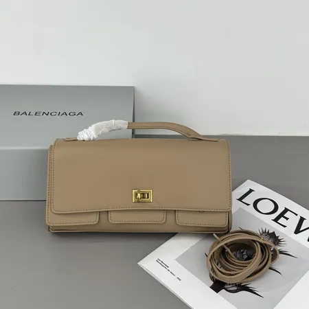 バレンシアガ ショルダーバッグ