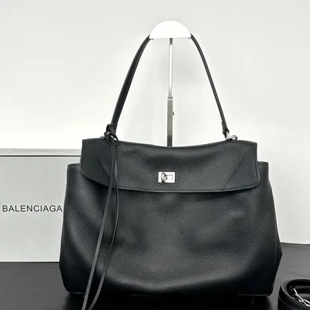 バレンシアガ ハンドバッグ