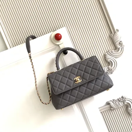 シャネル ハンドバッグ