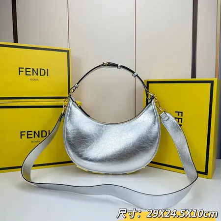 フェンディ ハンドバッグ