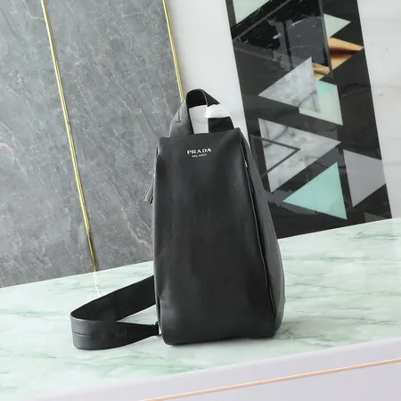 プラダ ショルダーバッグ