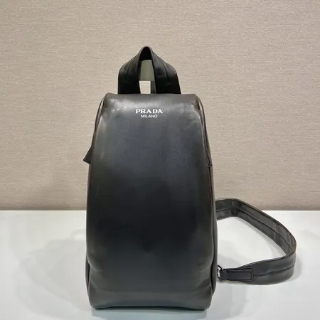 プラダ ショルダーバッグ