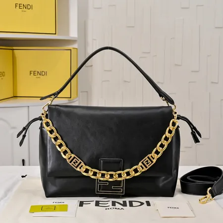 フェンディ ハンドバッグ