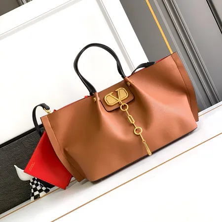 ヴァレンティノ ハンドバッグ