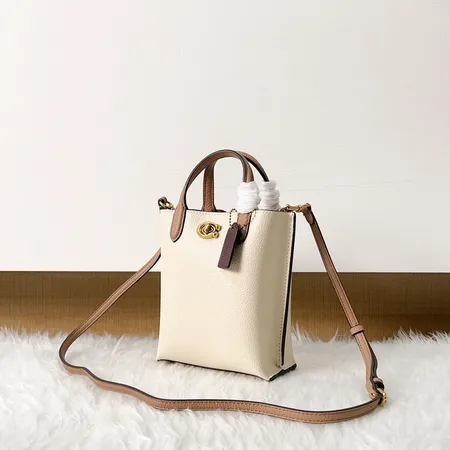 コーチ ハンドバッグ