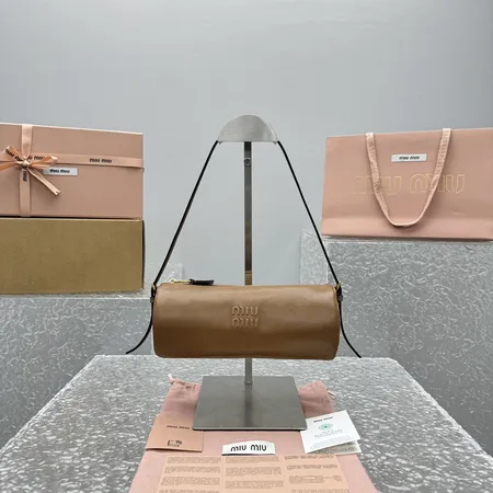 ミュウミュウ ショルダーバッグ