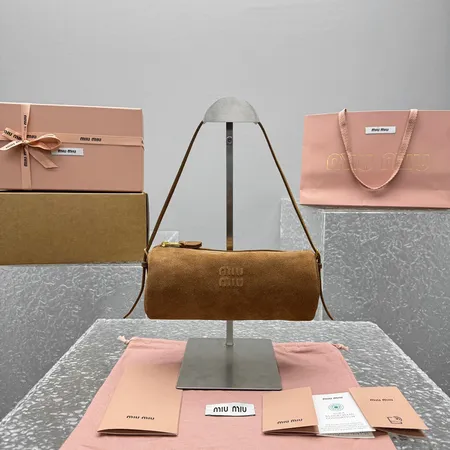 ミュウミュウ ショルダーバッグ