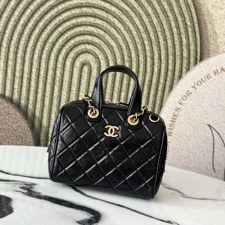 シャネル ショルダーバッグ