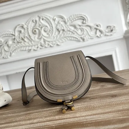 クロエ ショルダーバッグ