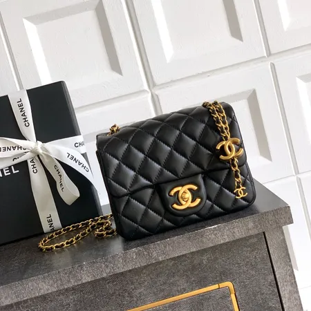 シャネル ショルダーバッグ