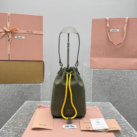 ミュウミュウ ハンドバッグ