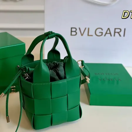 ボッテガ ヴェネタ ショルダーバッグ