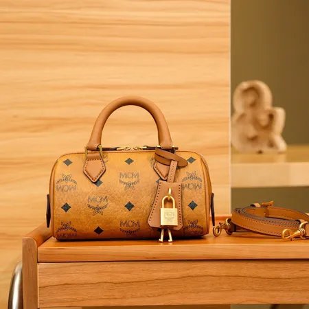 エムシーエム ハンドバッグ