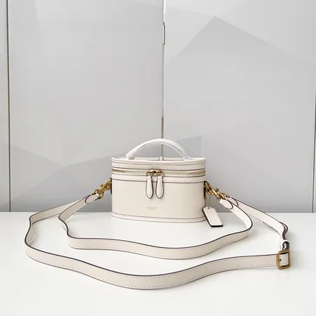 コーチ ショルダーバッグ