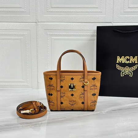 エムシーエム ショルダーバッグ