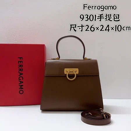 フェラガモ ハンドバッグ