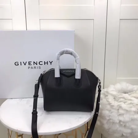 ジバンシィ ハンドバッグ