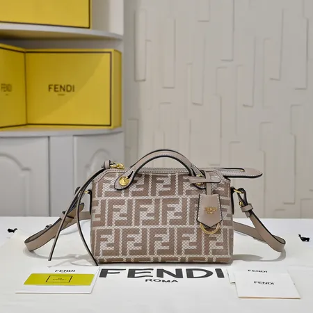 フェンディ ショルダーバッグ