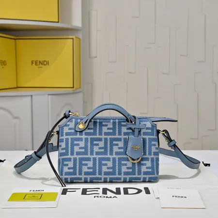 フェンディ ショルダーバッグ