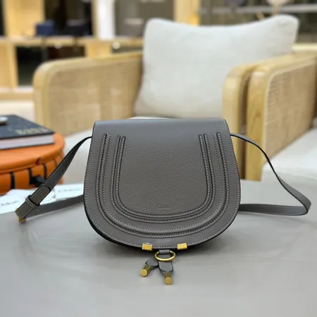 クロエ ショルダーバッグ