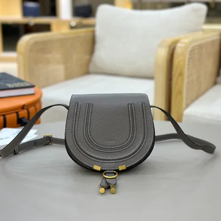 クロエ ショルダーバッグ