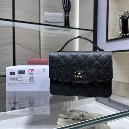 シャネル ショルダーバッグ