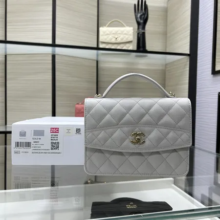 シャネル ショルダーバッグ