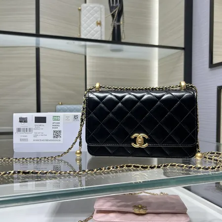 シャネル ショルダーバッグ