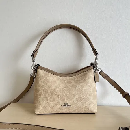 コーチ ショルダーバッグ