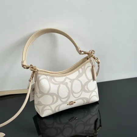 コーチ ショルダーバッグ