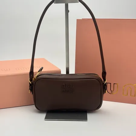 ミュウミュウ ショルダーバッグ