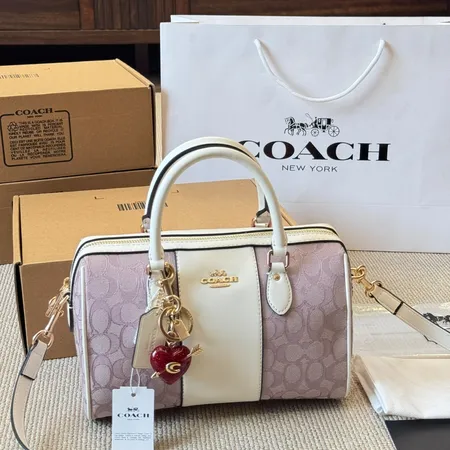 コーチ ハンドバッグ