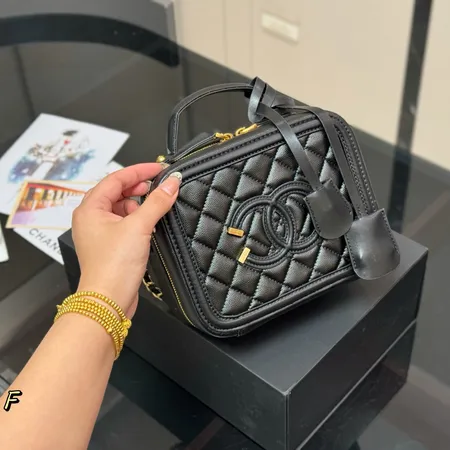 シャネル ハンドバッグ