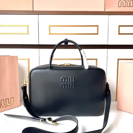 ヴァレンティノ ショルダーバッグ