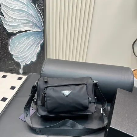 プラダ ショルダーバッグ