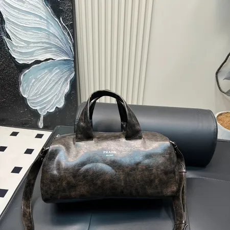 プラダ ハンドバッグ