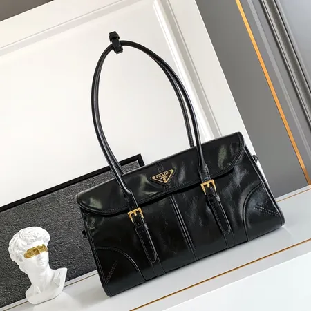 プラダ ハンドバッグ