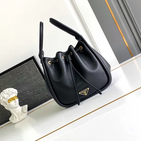 プラダ ハンドバッグ